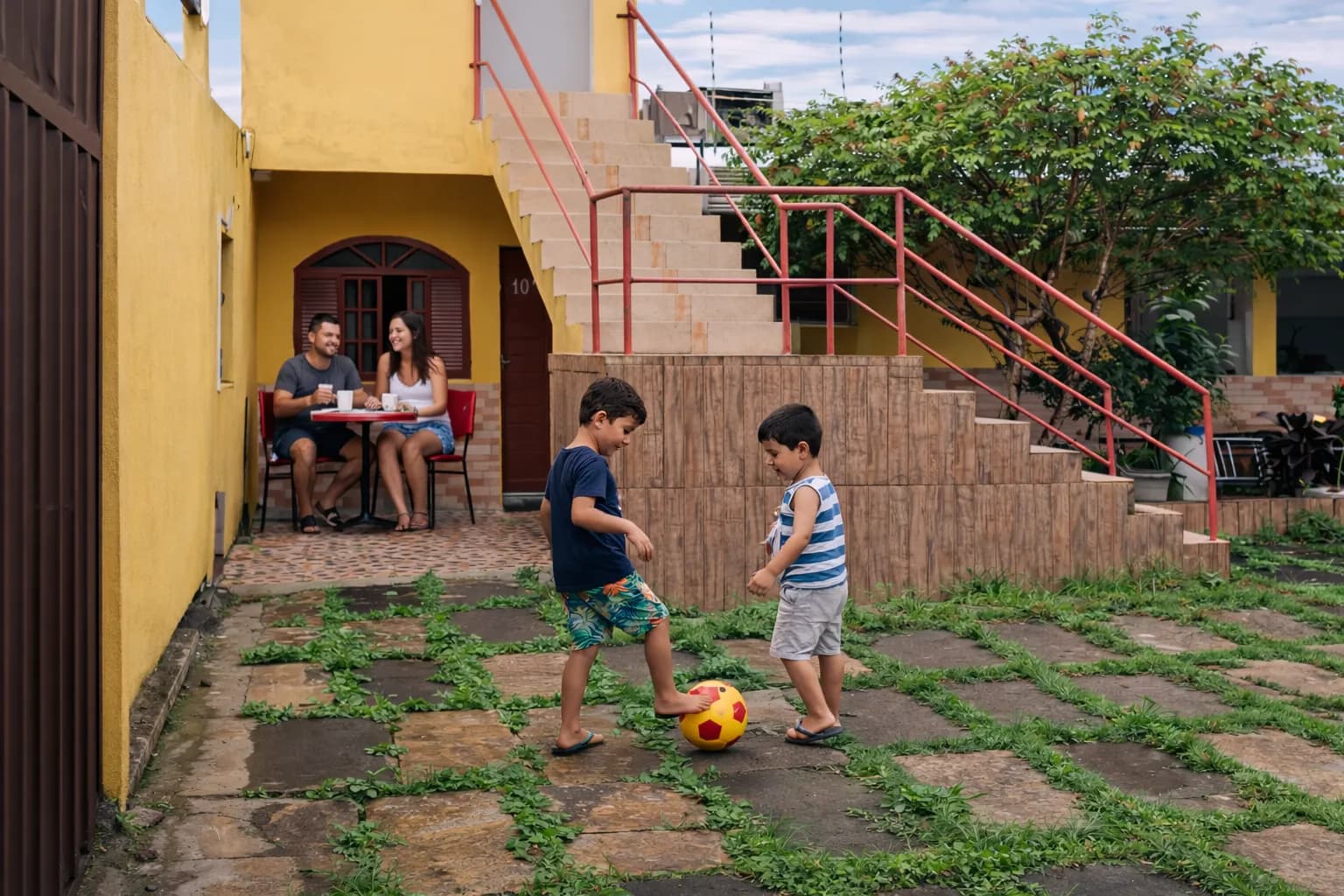 Pátio interno e acesso às dependências